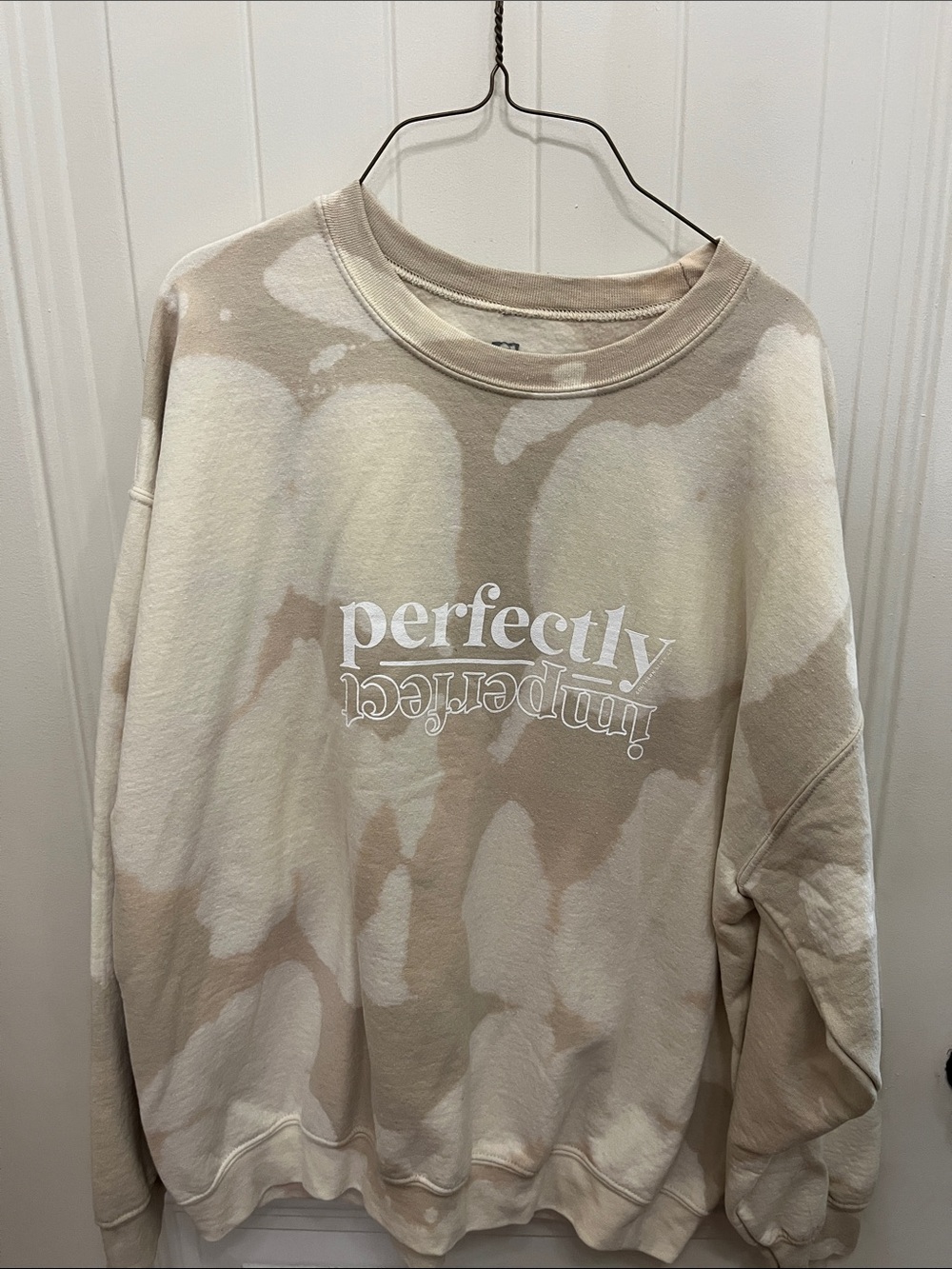 Oversized Cream Tie-Dye Crewneck Sweatshirt with 'perfectly' Graphic